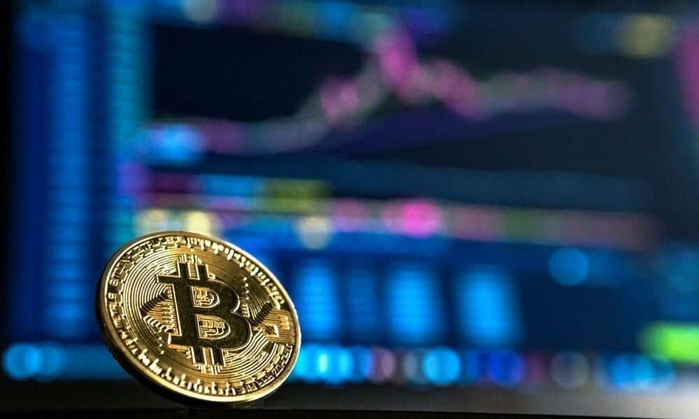 Bitcoin Hasn't Bottomed Yet, 40% Drop Remains - Bloomberg Analyst Warns btc