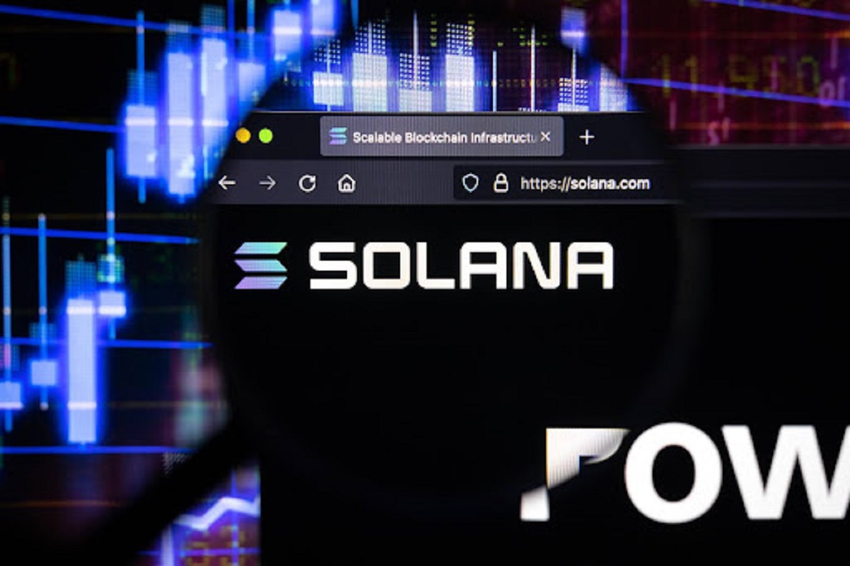 Solana Skyrockets Amid NFT Craze, Fresh AI Altcoin Presale Captures Confidence and Backing from Elite Investors