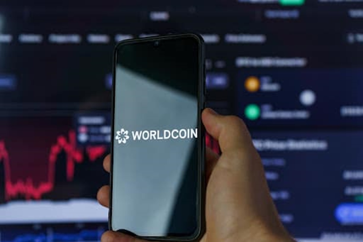 WLD Price Alert: Worldcoin Faces Legal Setback in Portugal, Bearish Outlook Looms