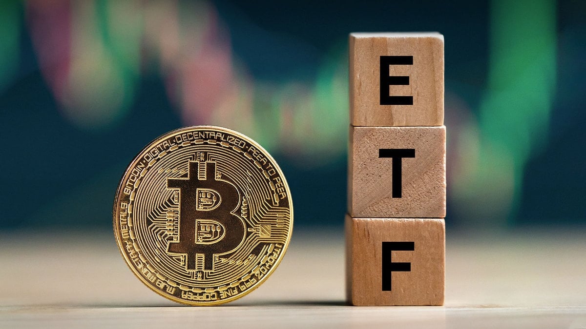 Bitcoin ETFs Break 6-Day Outflow Streak, Record $240M Inflows as BTC Holds Above $102k